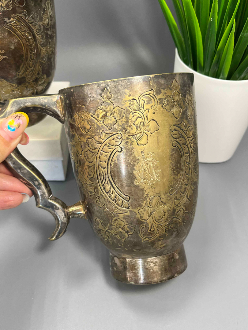 Крупная кружка из латуни с серебрением. Индия. Именная надпись и монограмма. Картинка 3